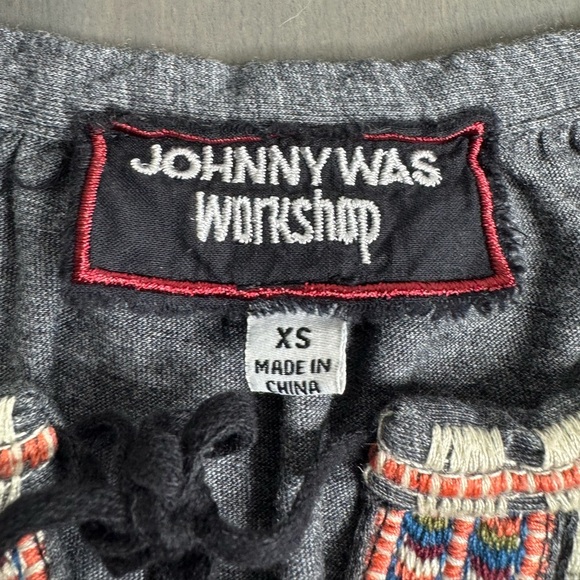 Johnny Was Gray Floral Embroidered Blouse - Picture 5 of 8